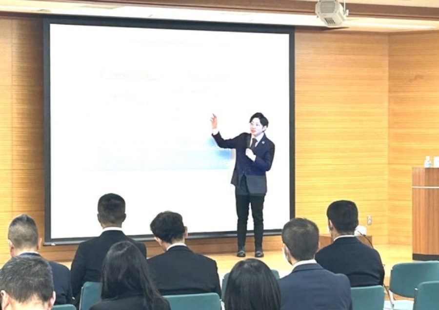 校長研修の講演・研修の様子